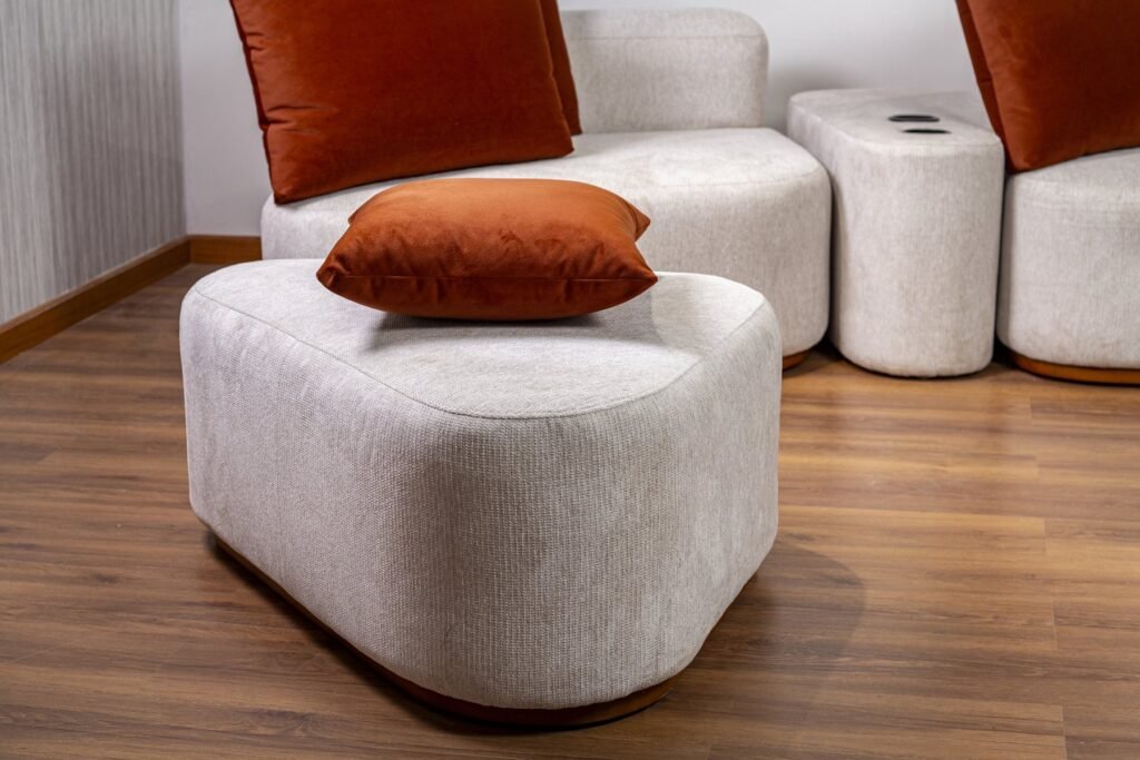 Cream Modular Living Room Set with Rust Cushions & Chair - صورة 8