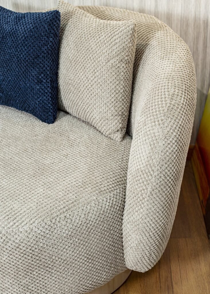 Curved Chaise Sofa, Armchair & Pouf Set in Textured Fabric - صورة 6