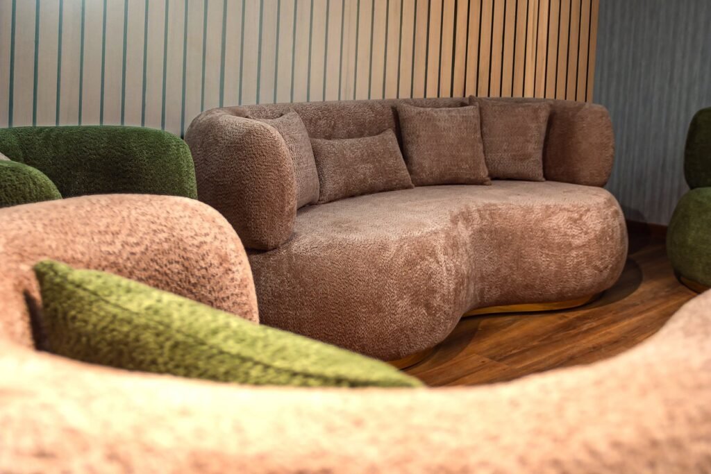 Curved Green & Blush Living Room Set with Armchairs & Poufs - صورة 13