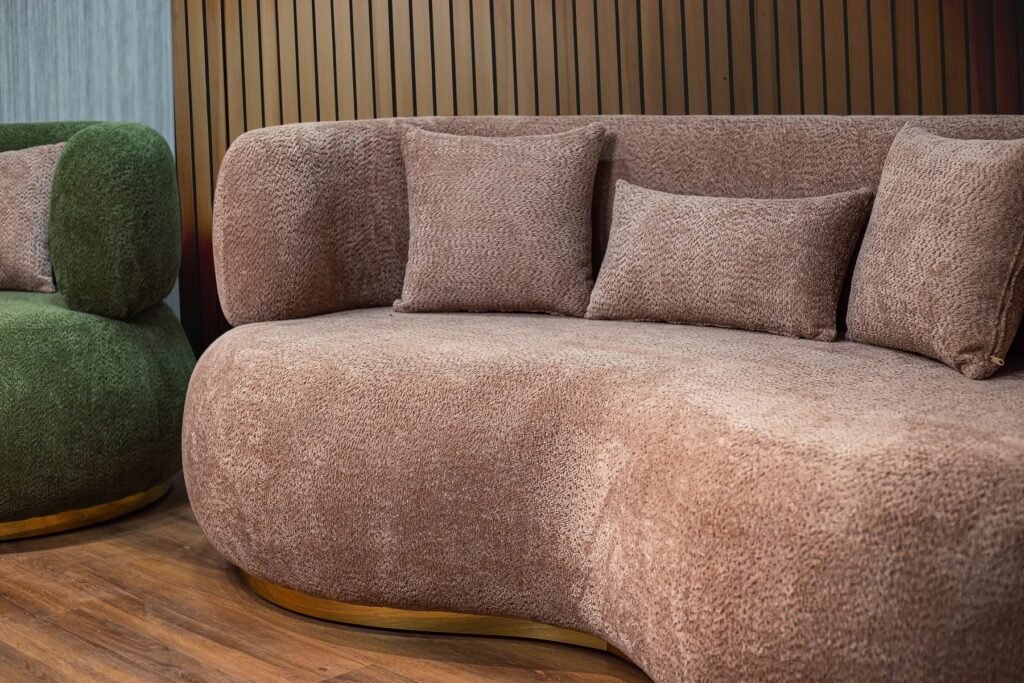 Curved Green & Blush Living Room Set with Armchairs & Poufs - صورة 3