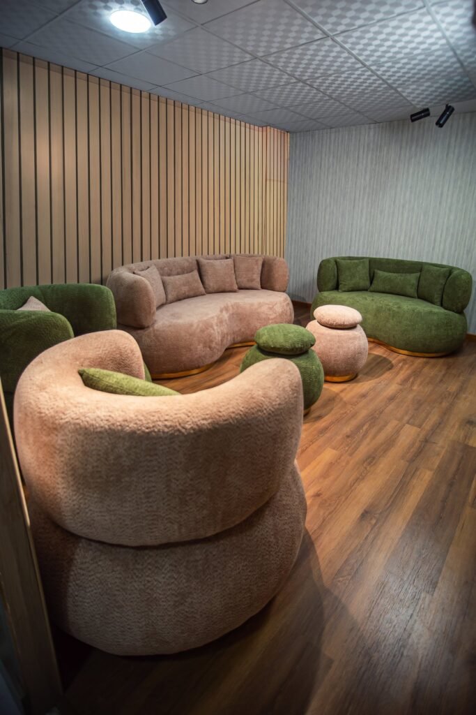 Curved Green & Blush Living Room Set with Armchairs & Poufs - صورة 6