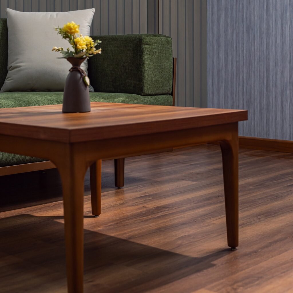 Square Wooden Coffee Table with Curved Legs - صورة 3