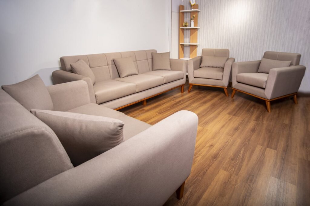 Taupe Living Room Set with Wood Base: Sofa, Loveseat & Armchairs - صورة 5