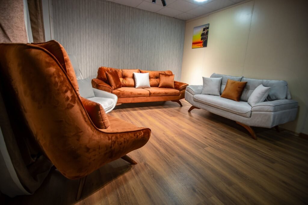 Velvet Living Room Set with Curved Wooden Legs - صورة 2