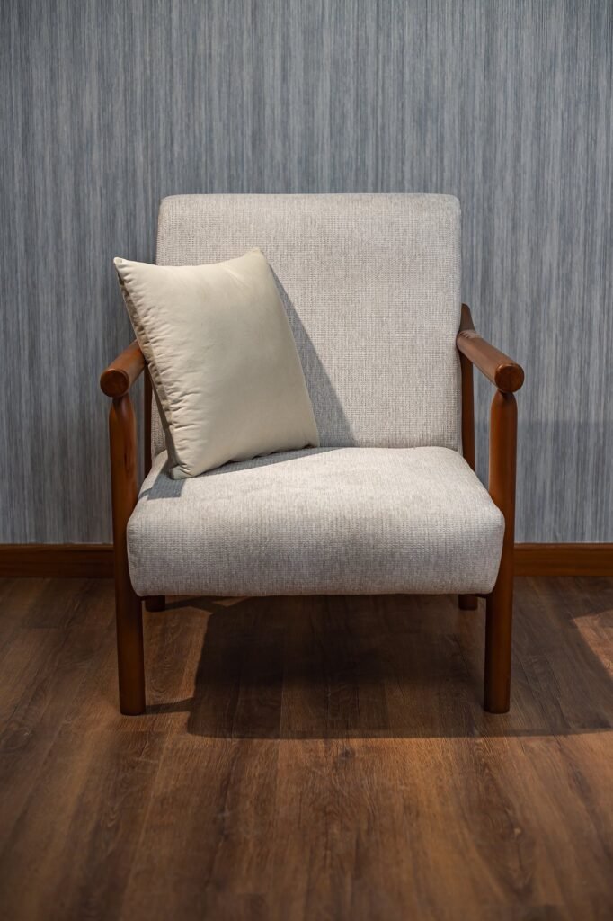 Wooden Frame Armchair with Light Grey Cushions - صورة 5