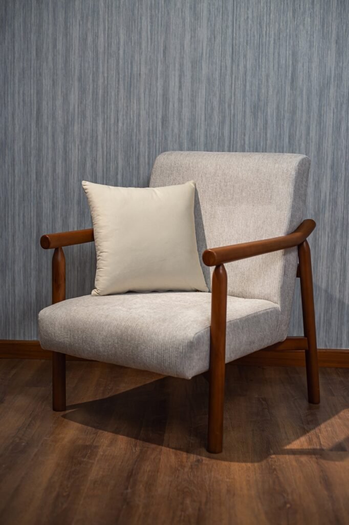 Wooden Frame Armchair with Light Grey Cushions - صورة 6